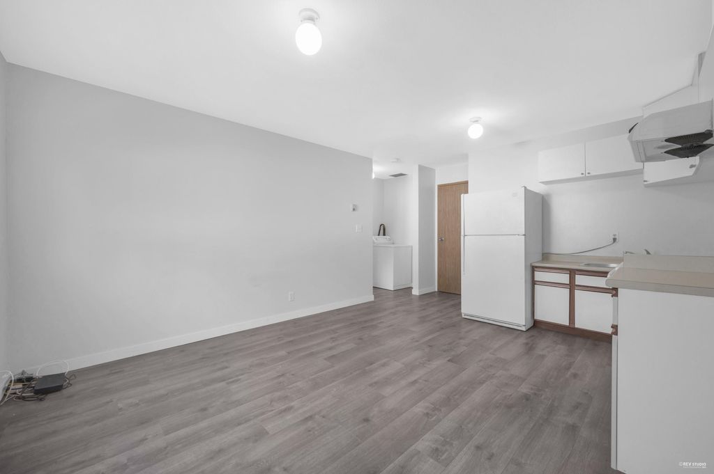 listing image 1100661202622109622