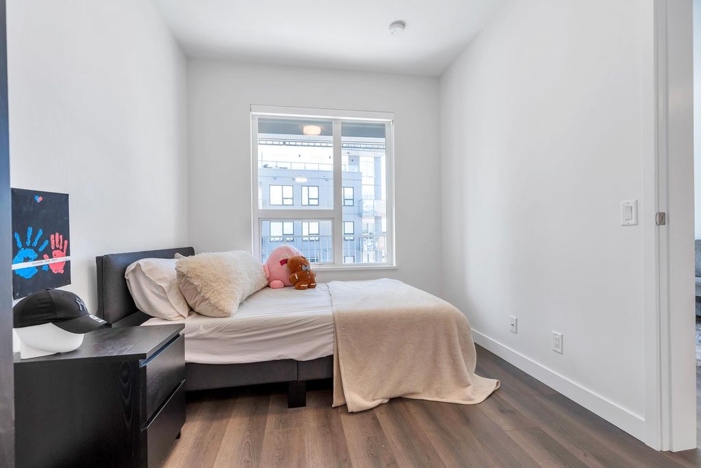 listing image 1103445226449657615