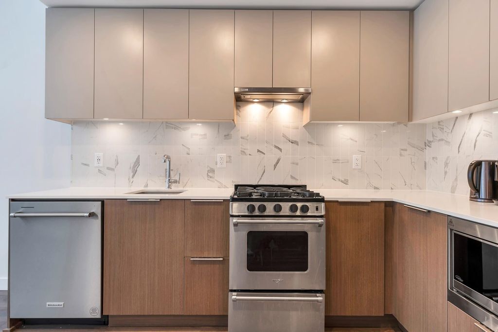 listing image 1105165698473427549