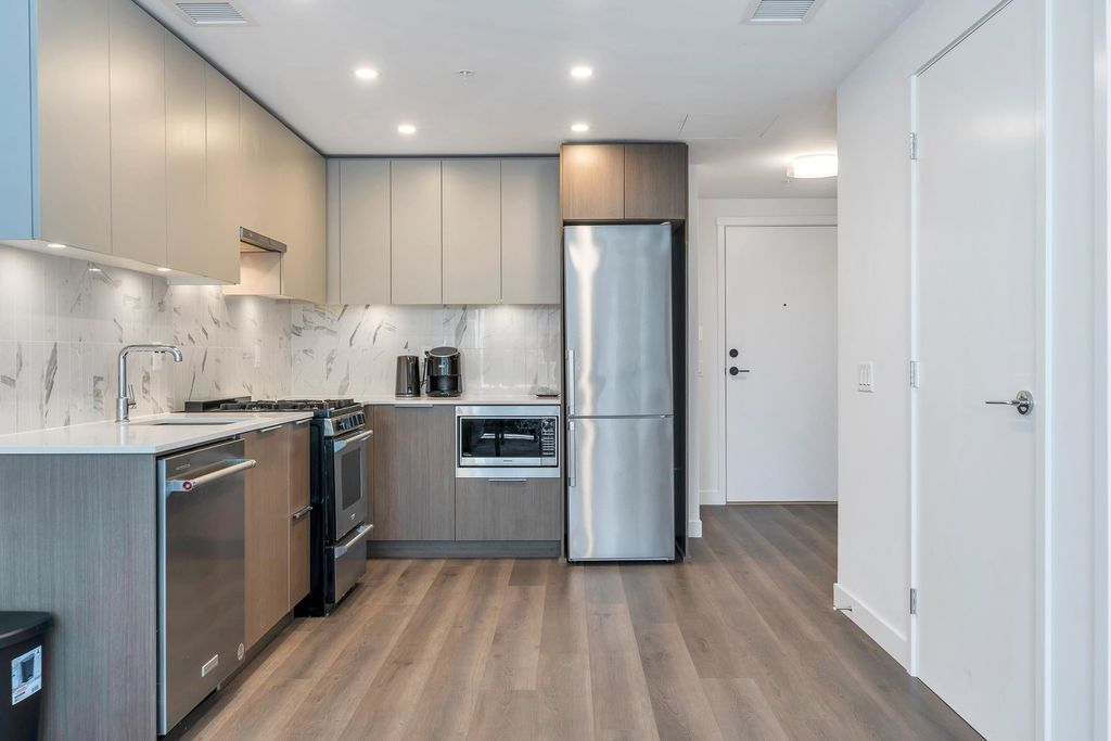 listing image 1109360653478723464