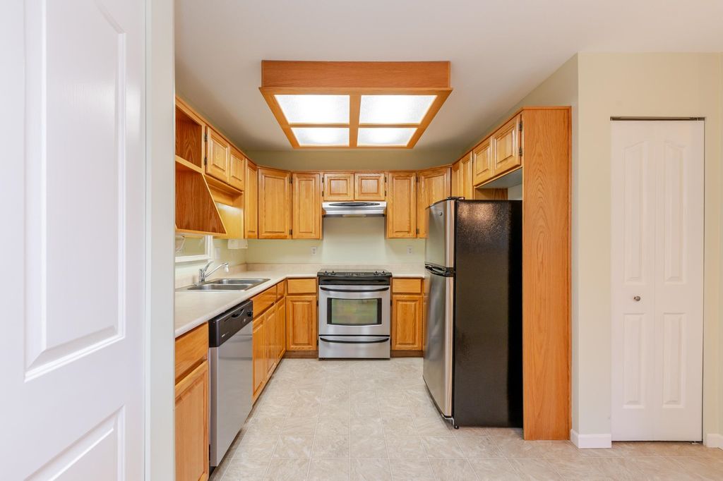 listing image 1106881402620774347