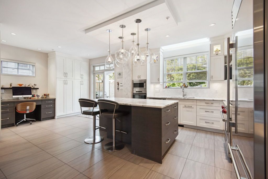 listing image 1103867105283625932