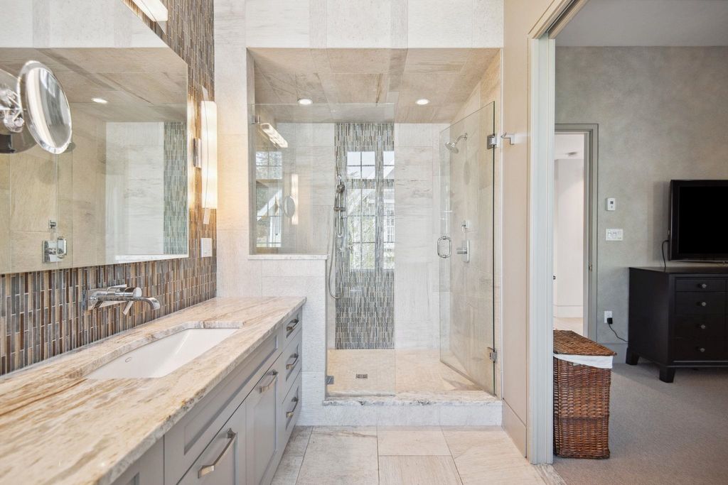 listing image 1104098283545589528
