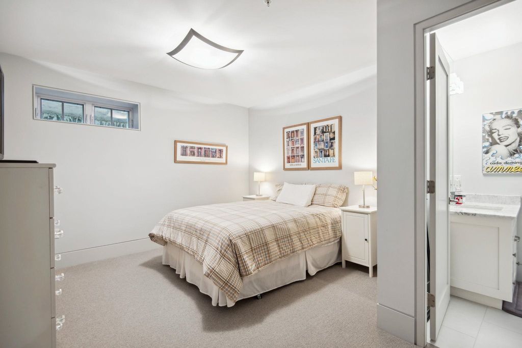 listing image 1102244883912133872