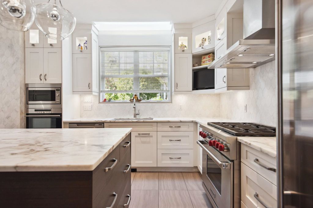 listing image 1104500964258640222
