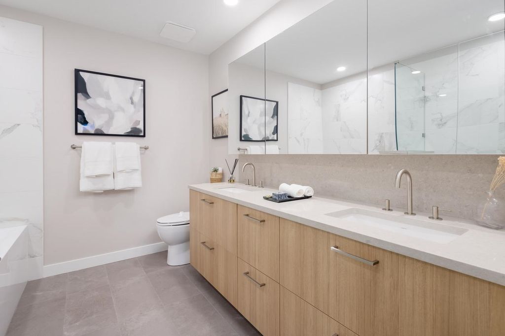 listing image 1101878160871258811