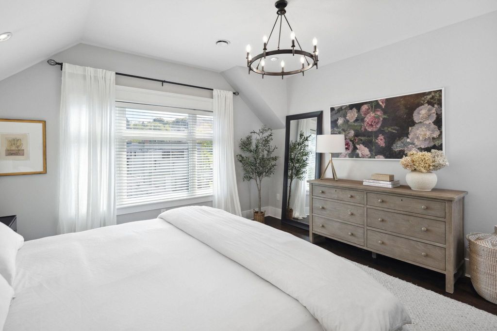 listing image 1103225429248742580