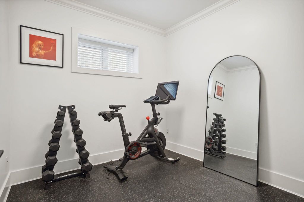 listing image 1105453765812482905