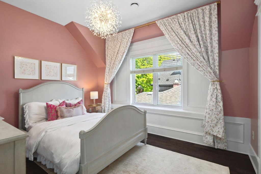 listing image 1104135952162755540