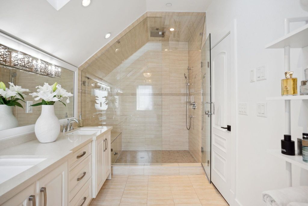 listing image 1100356416644491087