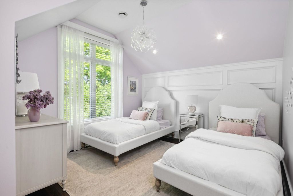 listing image 1105522885821643857