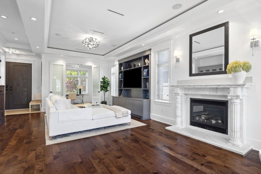 listing image 1103501219689623586