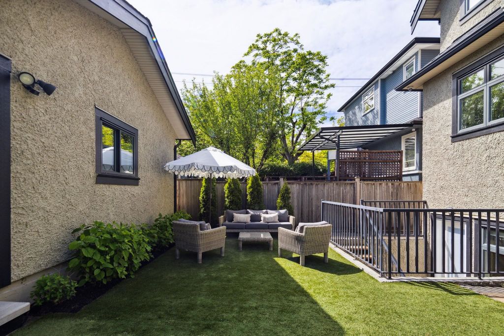listing image 1103091347764142945
