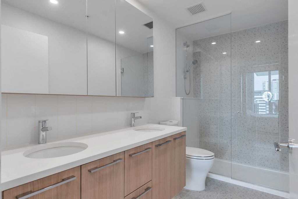 listing image 1109682075906784261