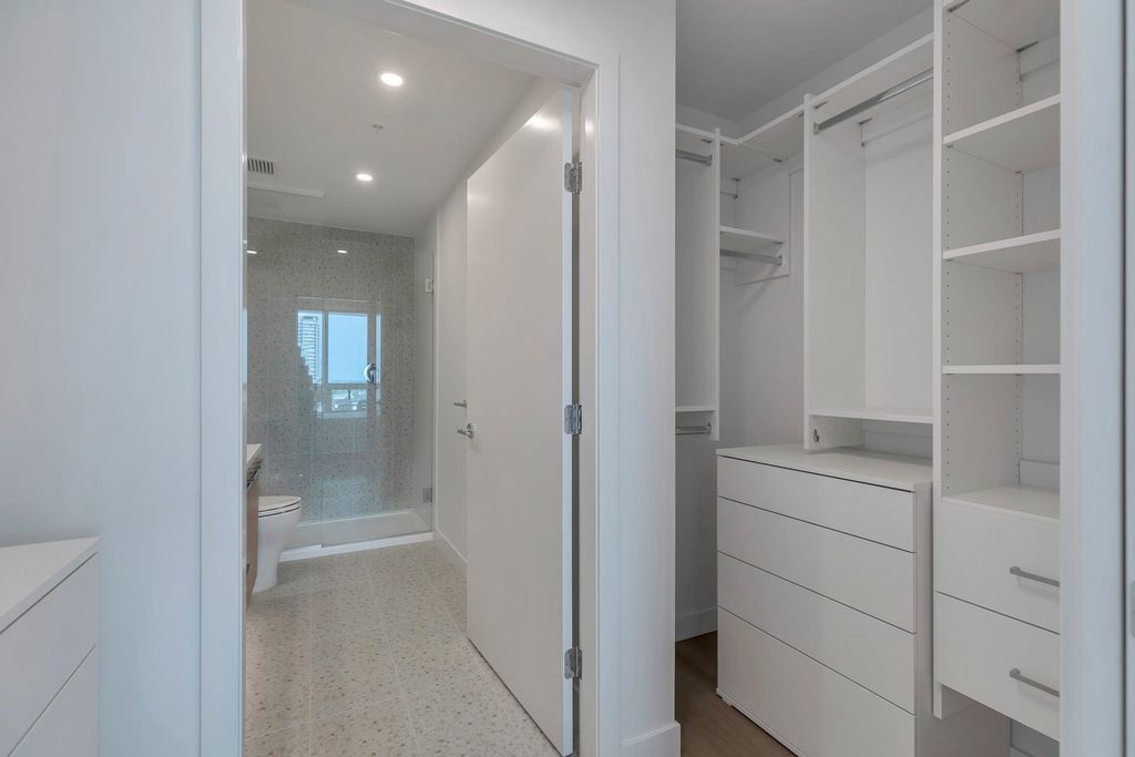 listing image 1100593847971815562