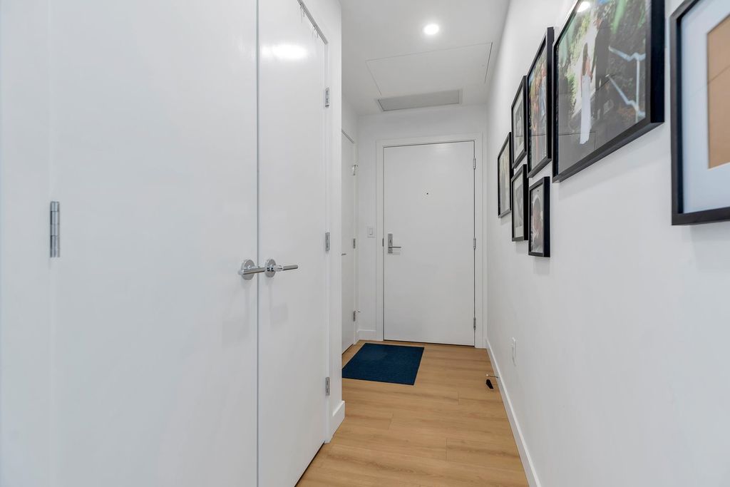 listing image 1106734213268259977