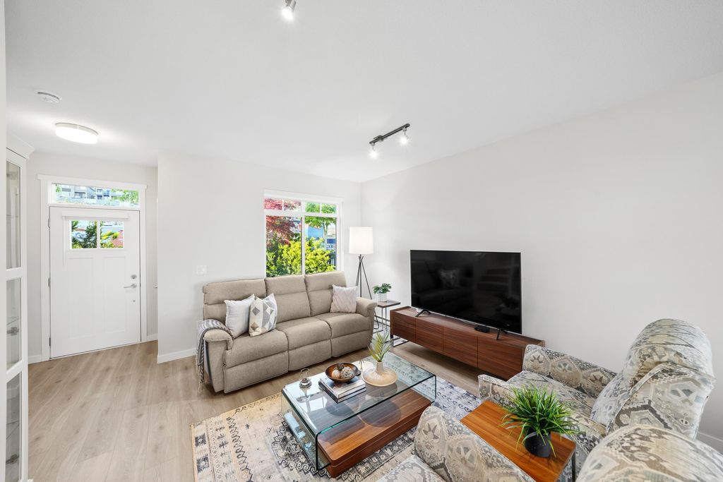 listing image 1100263969191826465