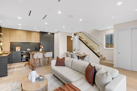 2764 W 14th Avenue 1 Vancouver BC V6K 2X2