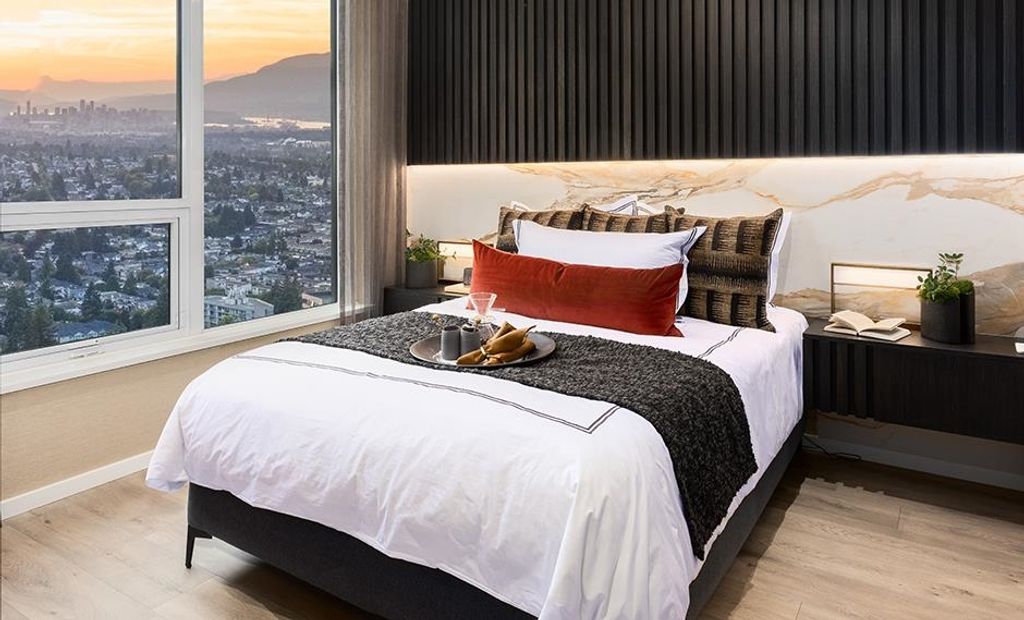 listing image 1102651607481867600