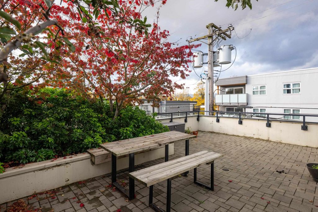 listing image 1101245250267664775