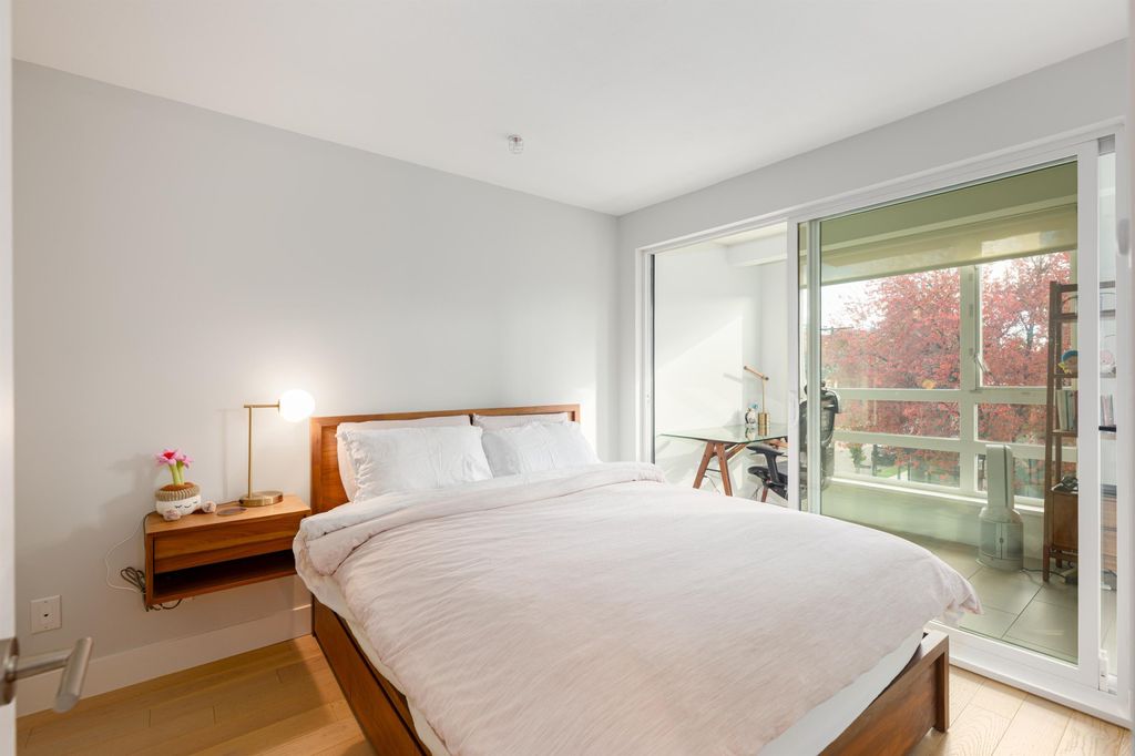 listing image 1104597897805938869