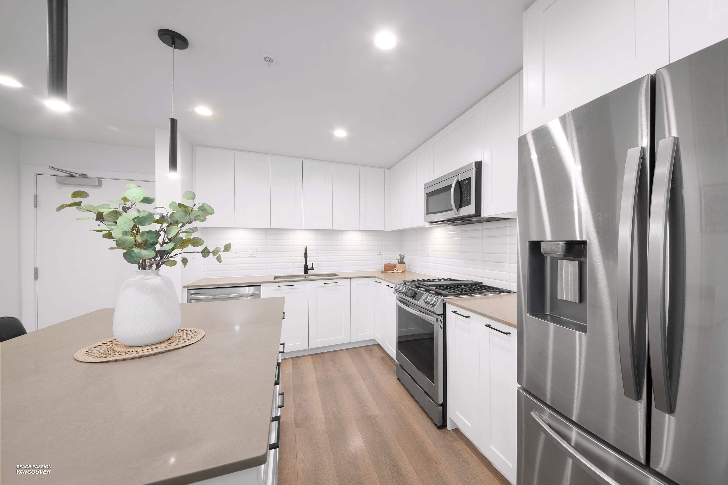 20018 83a Avenue A206