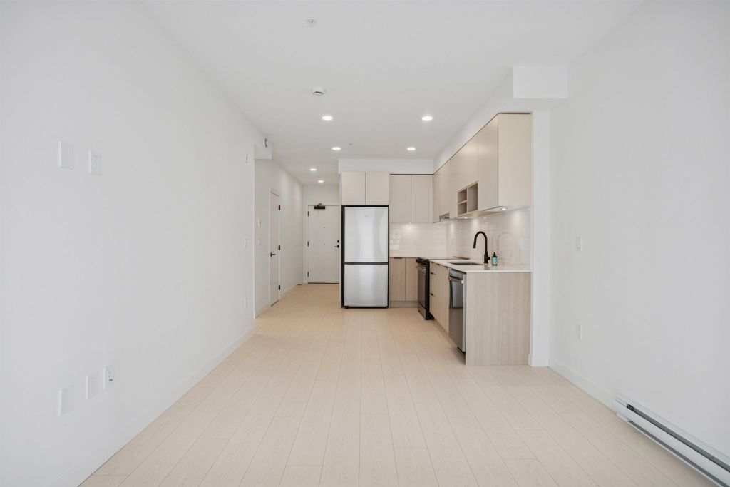 listing image 1104102867214100364