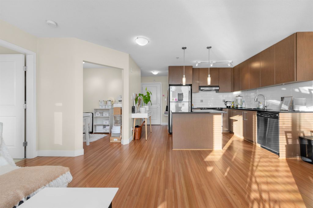 listing image 1101394265085232188