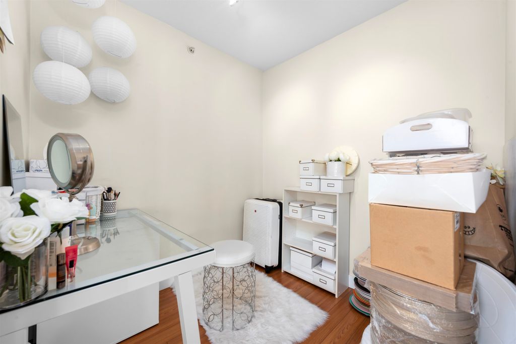 listing image 1103598087714844813