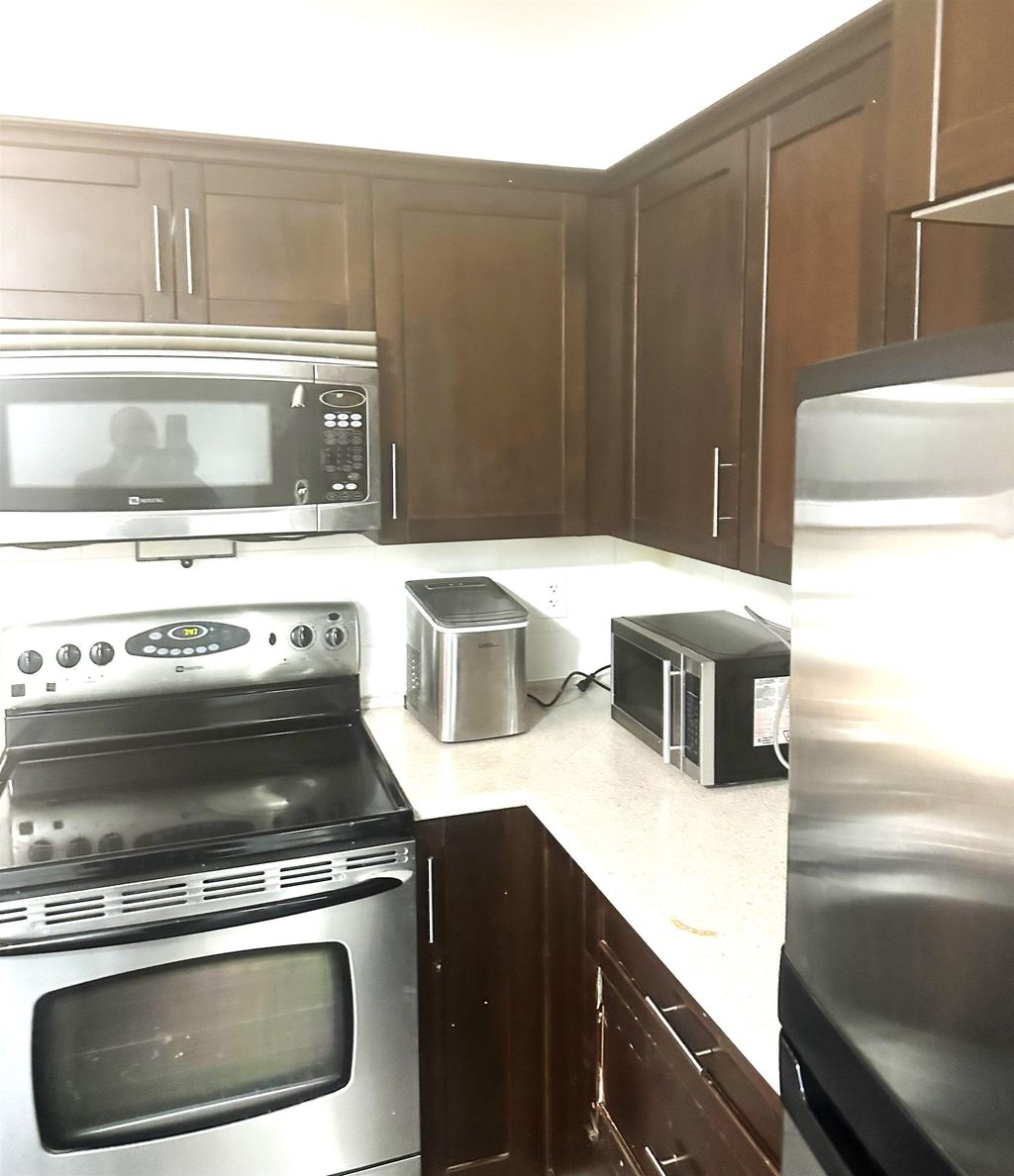 Photo of 46289 Yale Road #301, Chilliwack, BC V2P 0B9 (MLS # R3098871)