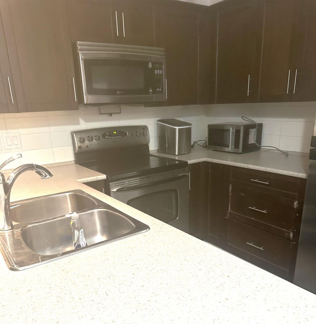 Photo of 46289 Yale Road #301, Chilliwack, BC V2P 0B9 (MLS # R3098871)