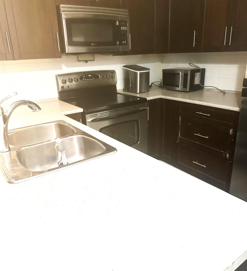 Photo of 46289 Yale Road #301, Chilliwack, BC V2P 0B9 (MLS # R3098871)