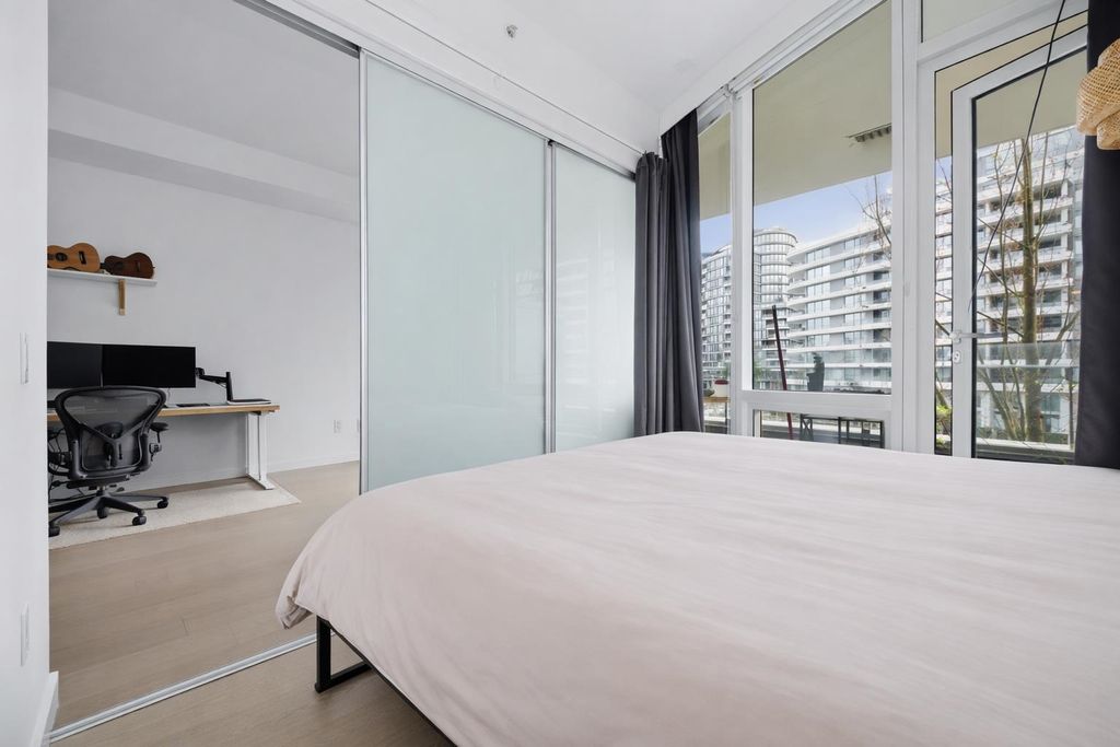 listing image 1103555925828135865