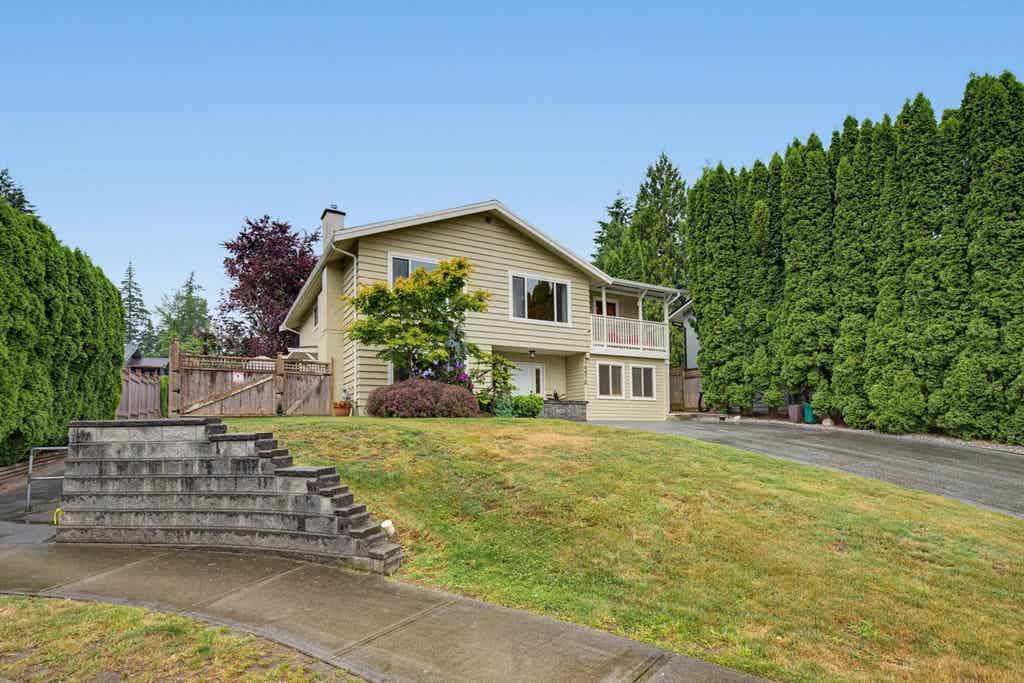Photo of 19978 50a Avenue, Langley, BC V3A 6S1 (MLS # R3140186)
