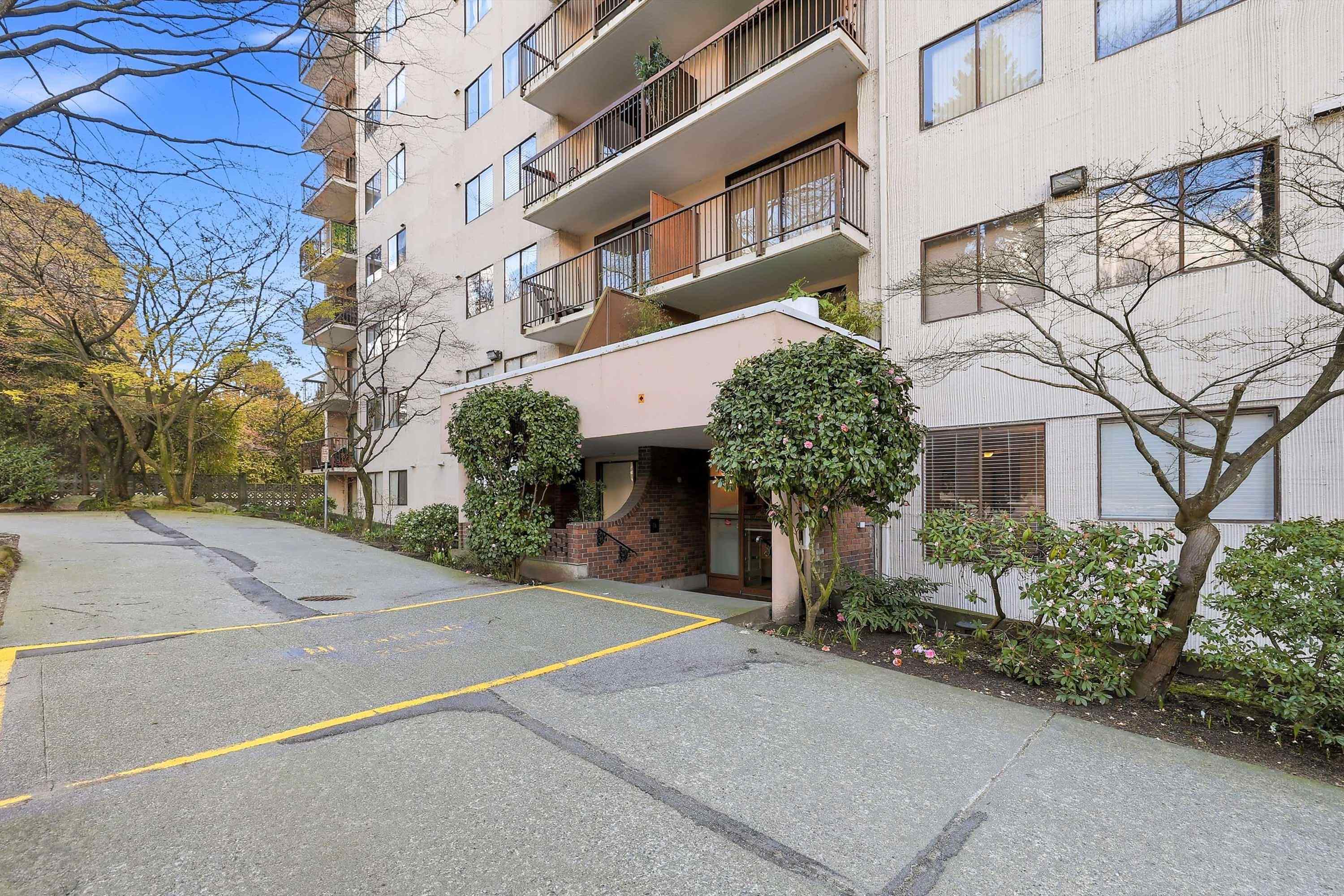 320 Royal Avenue 405