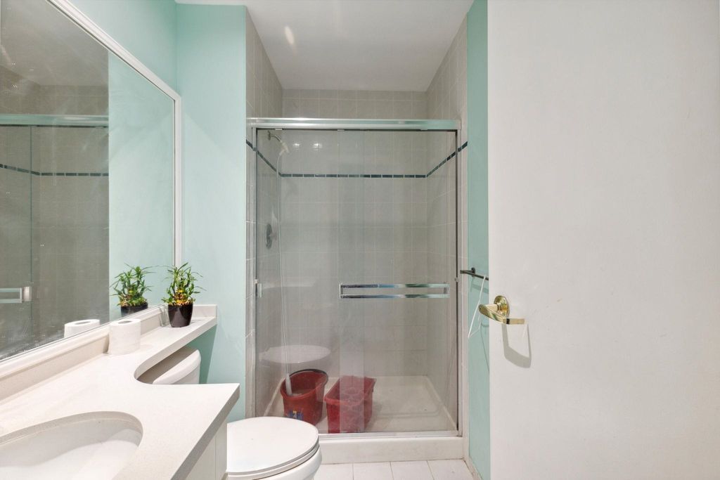 listing image 1106355436767010044