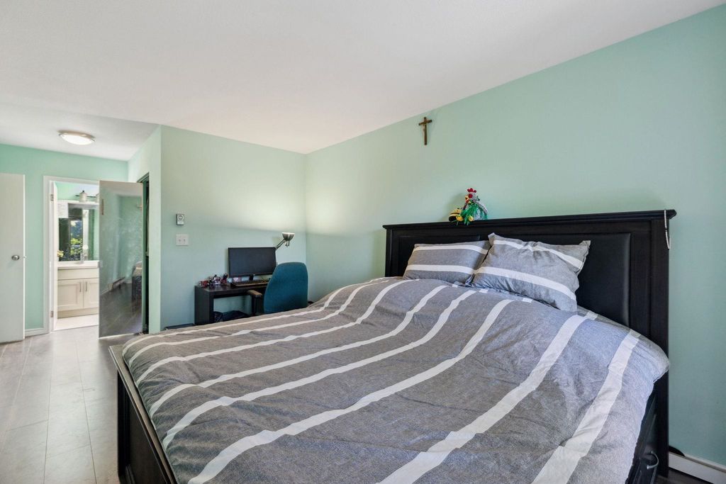 listing image 1102576920663240773
