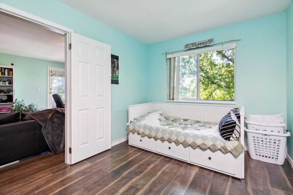 listing image 1104795048258009772