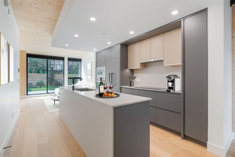 310 Salter Street 121 New Westminster BC V3M 0N7