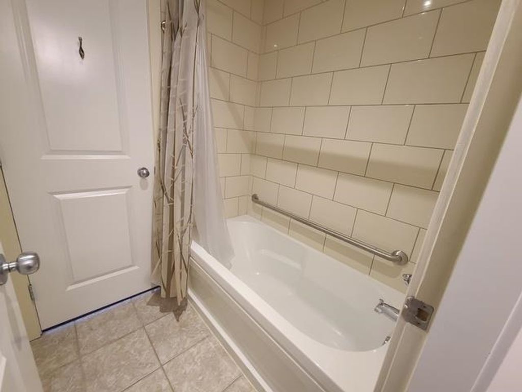 listing image 1103093582842316176