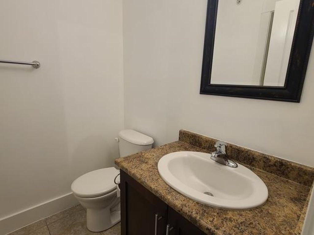 listing image 1109487575869792016