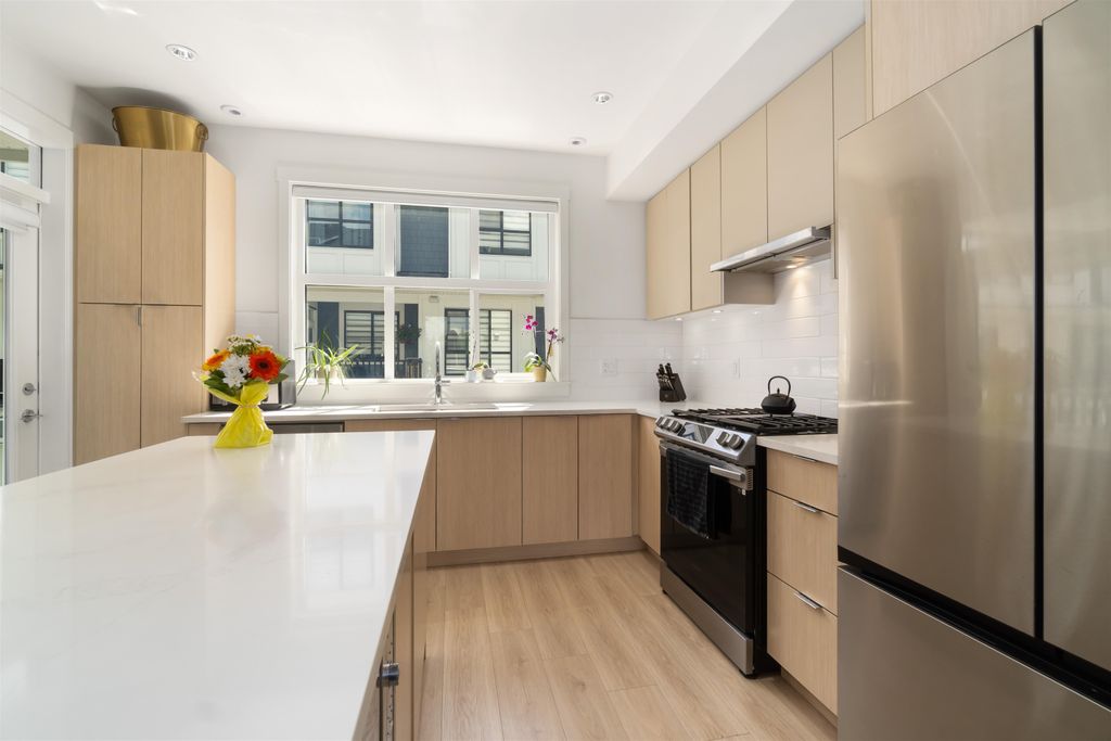 listing image 1109520429968787560
