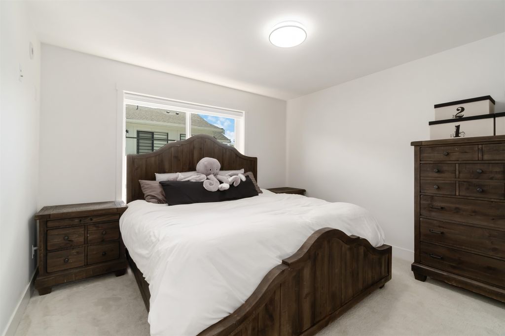 listing image 1107952614192870307