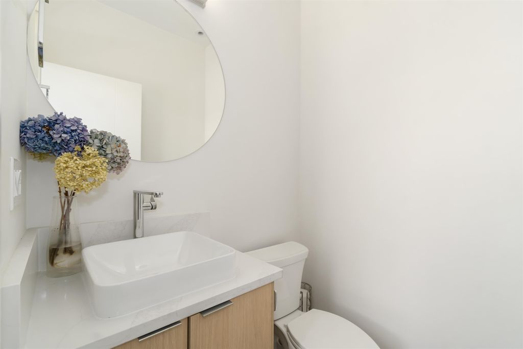 listing image 1100899704535558452