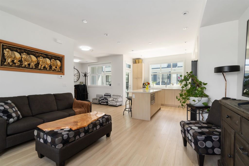 listing image 1102948120717773105