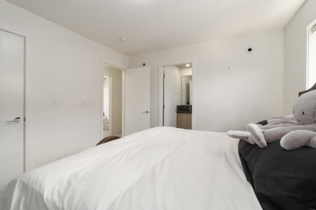 listing image 1107746176675062955