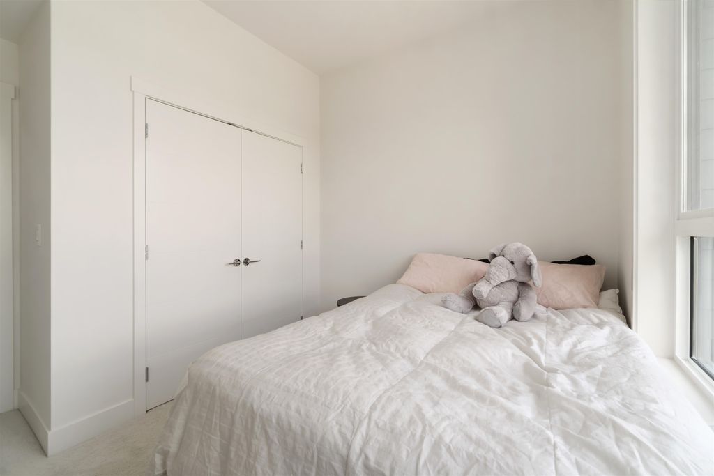 listing image 1102992550174848478