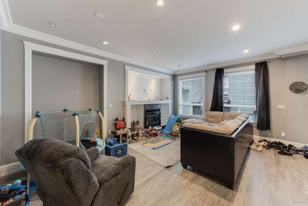 Photo of 6686 195 Street, Surrey, BC V4N 5T4 (MLS # R3115730)