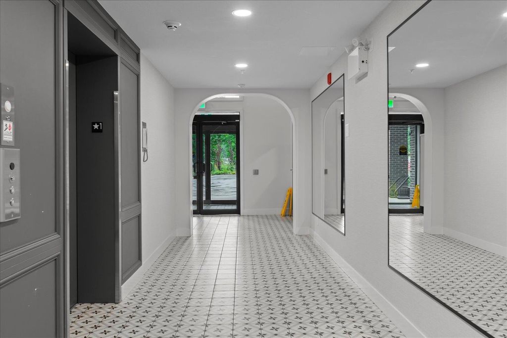listing image 1104678390263058976