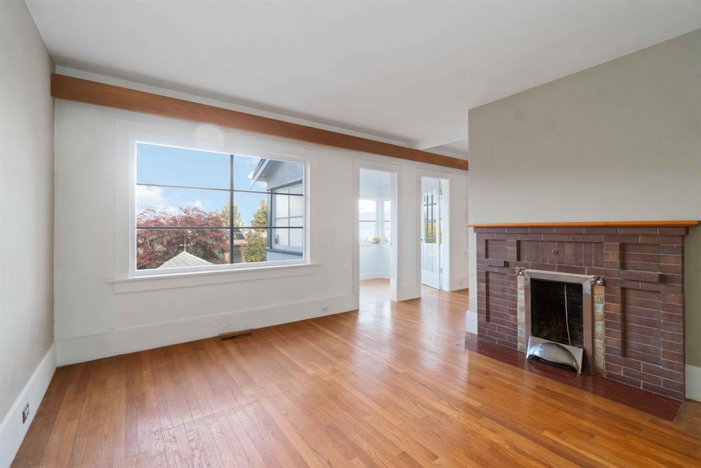 listing image 1103875497588431076